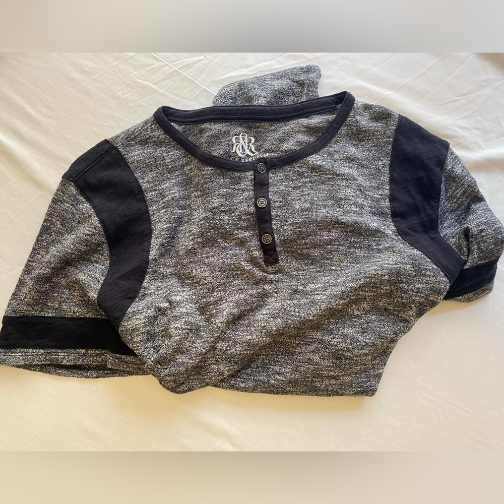 Rock &Republic Mens top size XXL